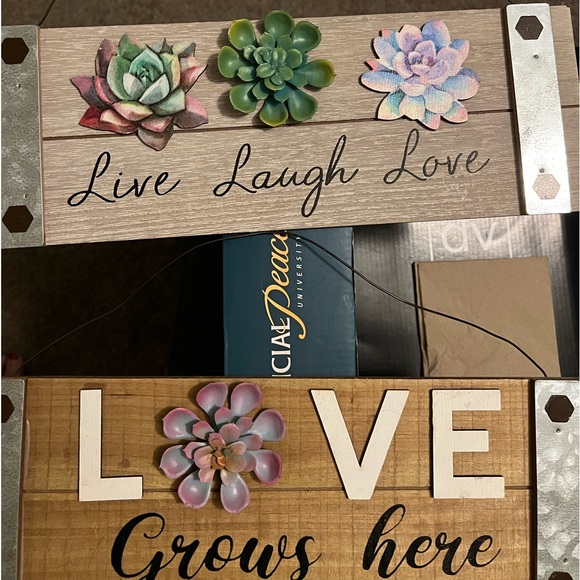 Hanging signs with 3D type flower component- comment green or purple - Picture 2 of 9